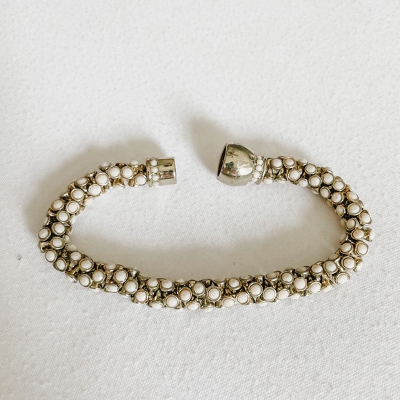 Fashion Bracelet with Magnetic Closure - Picture 3 of 6